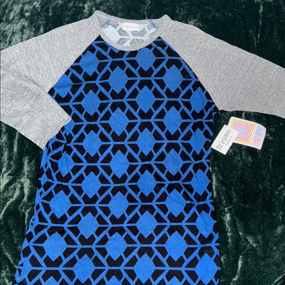 LuLaRoe Geometric Raglan Shirt